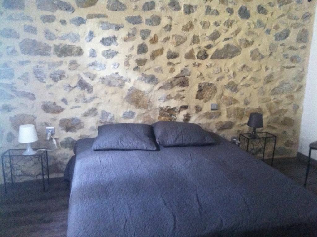 Ecurie De Cucugnan Bed & Breakfast Room photo