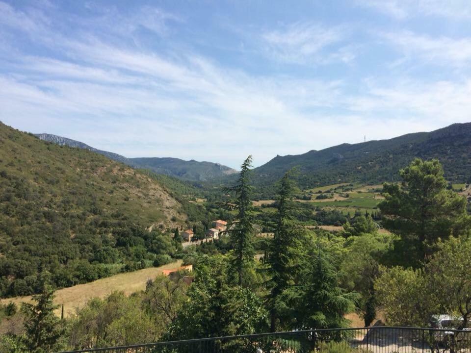 Ecurie De Cucugnan Bed & Breakfast Exterior photo
